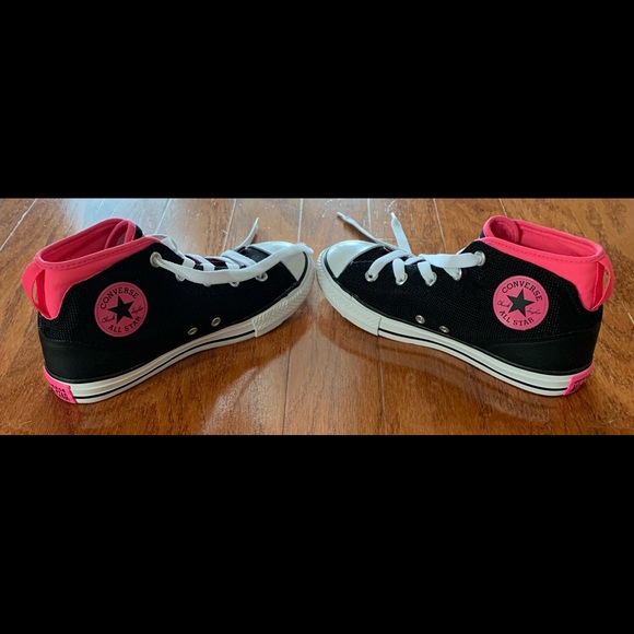 Converse All Star Mid Top. Too big for my daughter. - Picture 2 of 8